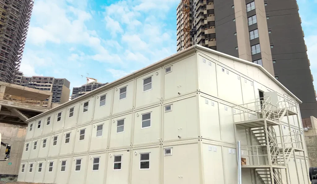 Modern ve lüks konteyner içi nasıl görünür? 2026 Pramo açık konsept salon tasarımını hemen keşfedin.